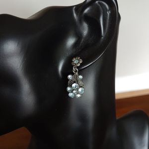 Antique-look blue flower earrings
